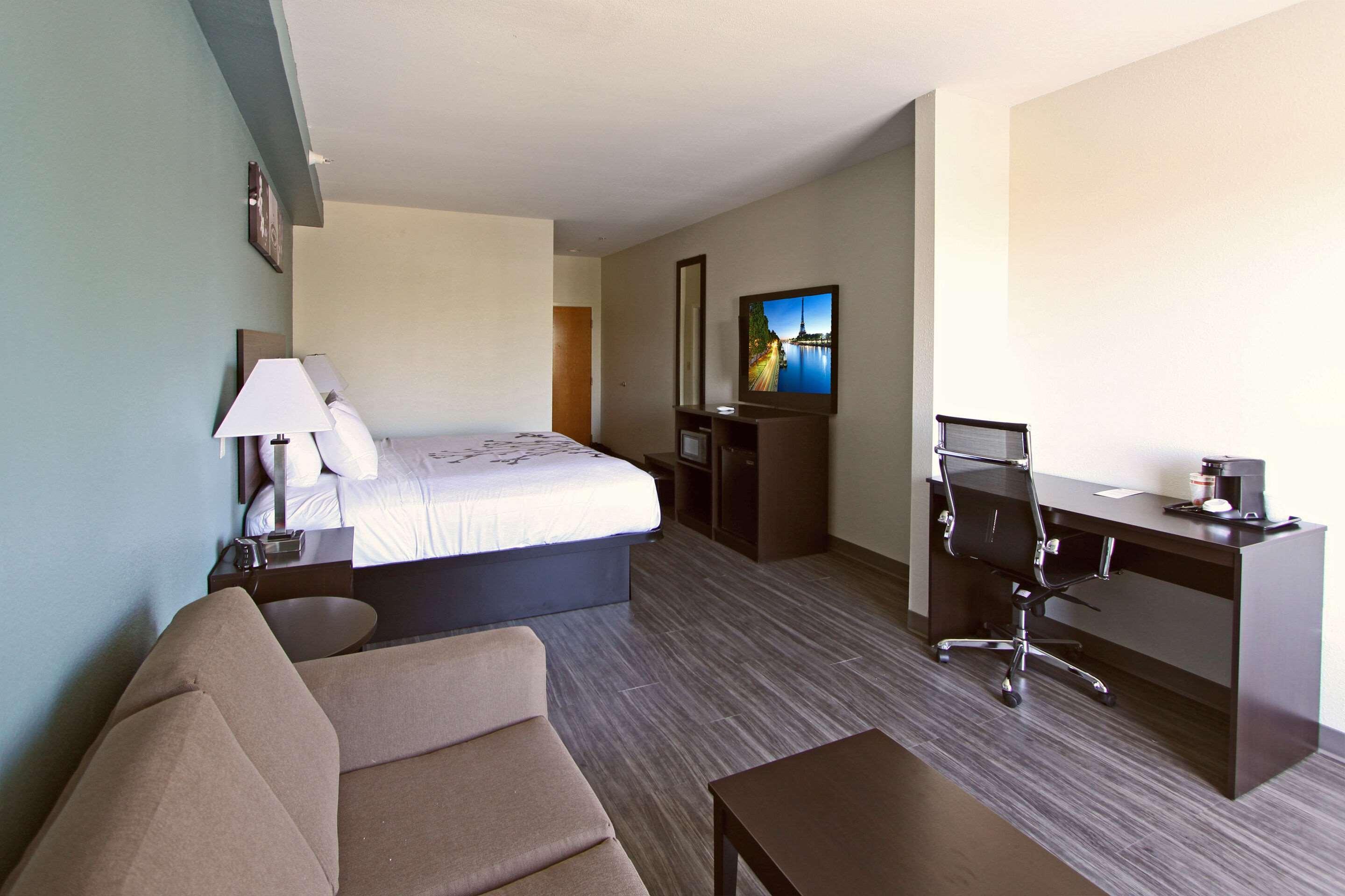 פולי Sleep Inn & Suites מראה חיצוני תמונה
